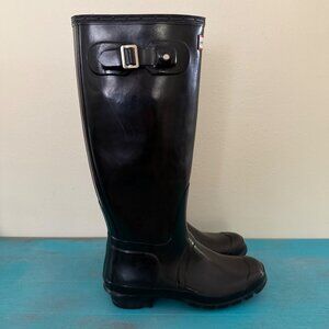 Hunter Women's Original Tall Gloss Rain Boots in Black Size 9